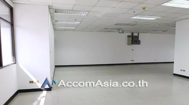 5  Office Space For Rent in Charoen Nakhon ,Bangkok BTS Krung Thon Buri at Thai Sri Tower AA17855